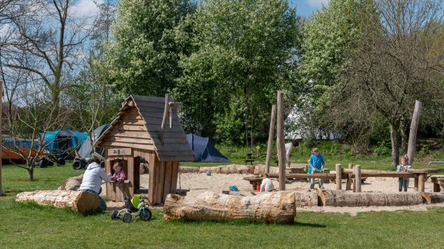9 x waarom een seizoensplaats op de camping een aanrader is! 4 speeltuin camping de barendonk