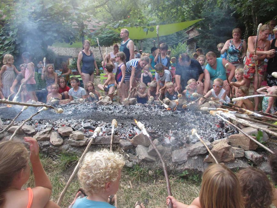 Camping Moulin de Chaules 4 camping Moulin de Chaules kampvuur 907x680