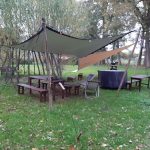 Kampeerterrein Landgoed De Zonnebloem 10 Picknicktafel onder tarp 1 150x150