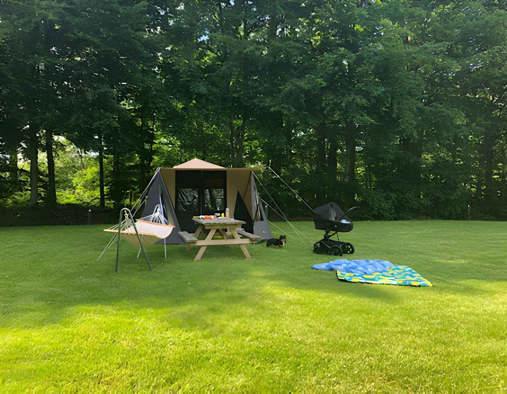 Je baby goed en veilig laten slapen op de camping? Zo doe je dat!