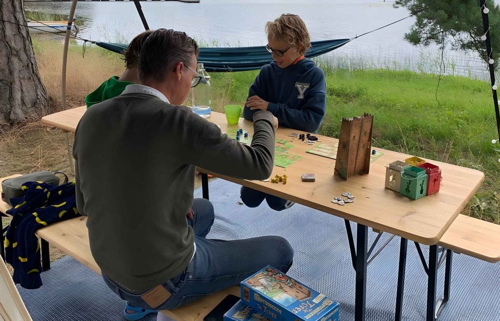 Ode aan onze biertafel met bierbanken op de camping!