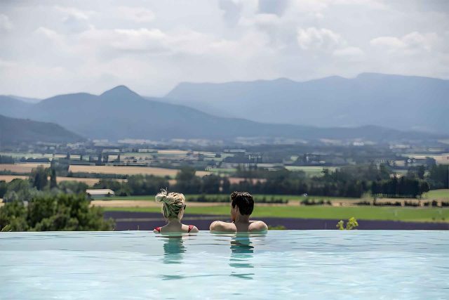 camping met infinity pool