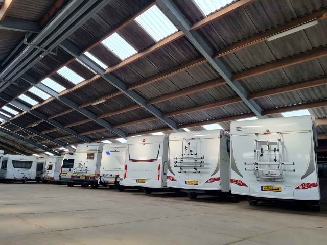 kosten caravan stalling