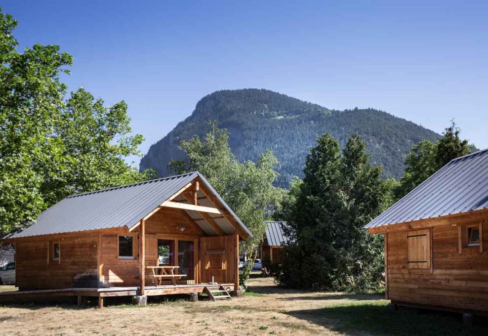 Huttopia Bourg Saint Maurice 4 Huttopia Bourg St Maurice 5 988x680