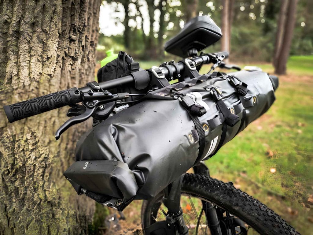 Review: Bikepacking Riverside stuurtas, waterdicht + handig!