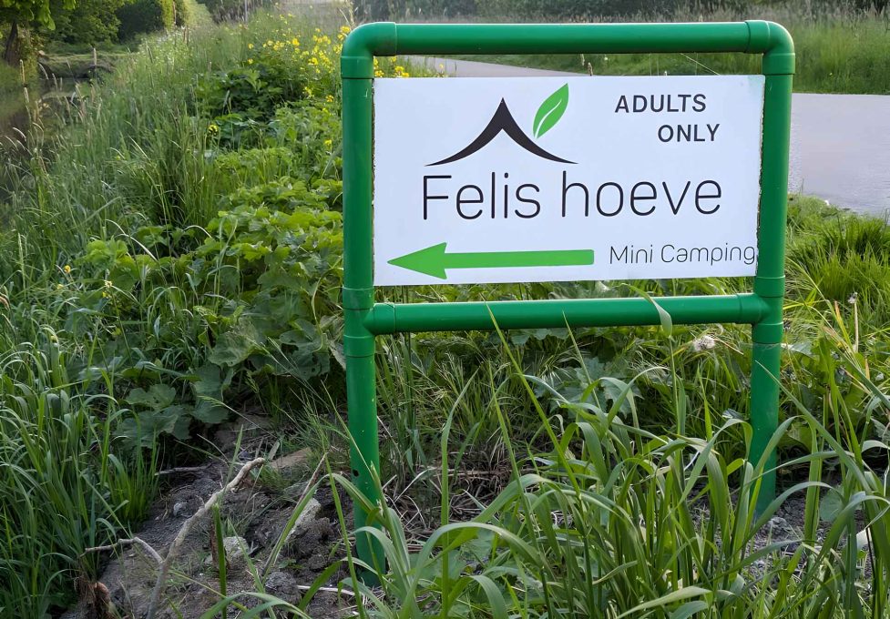 Adults only camping Felis Hoeve 3 Bordje ingang camping 1 977x680