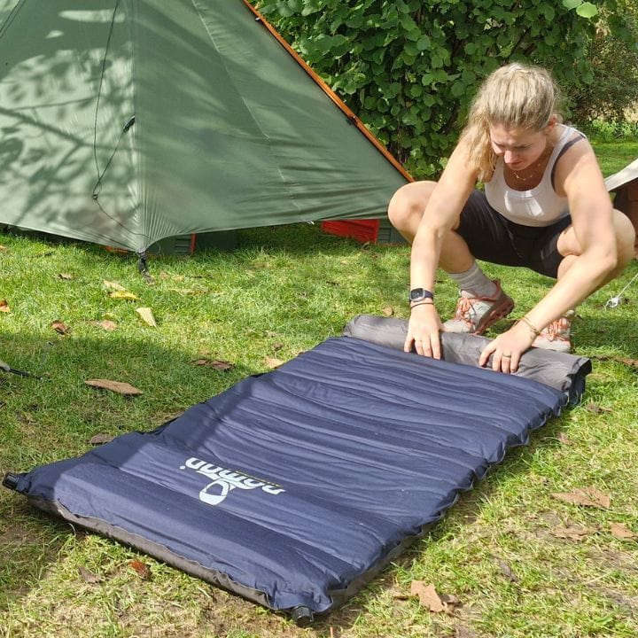 Nomad Allround Premium 10 slaapmat oprollen