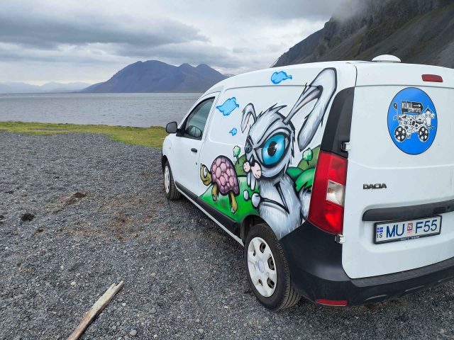 bestelbus camper huren ijsland