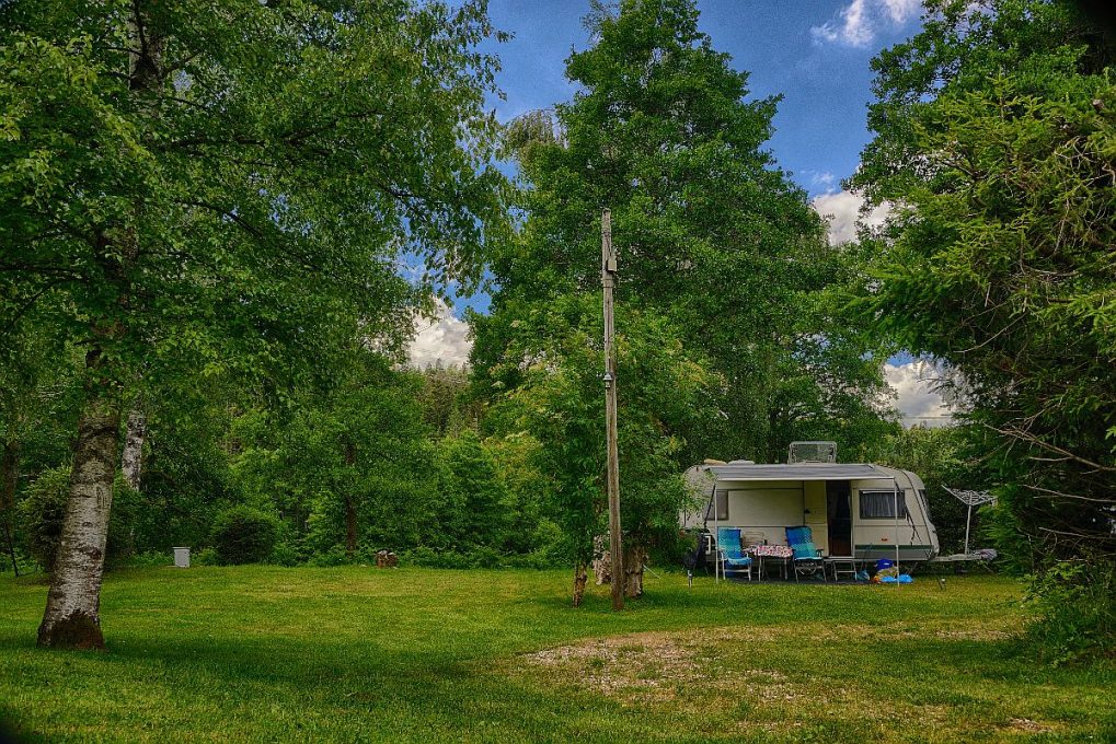 Natuurcamping Les Trexons 3 caravan op 22 1019x680