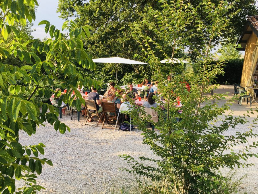 Camping Le Marche 9 kleine camping restaurant le marche 907x680
