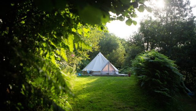 55 RL 00856 kampeerplek Bell tent Le Peyral kopie 640x365
