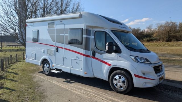 luxe camper huren, 4-persoons Sunlight camper