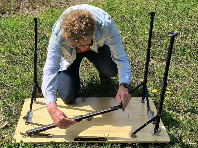 Redwood Adair campingtafel opzetten