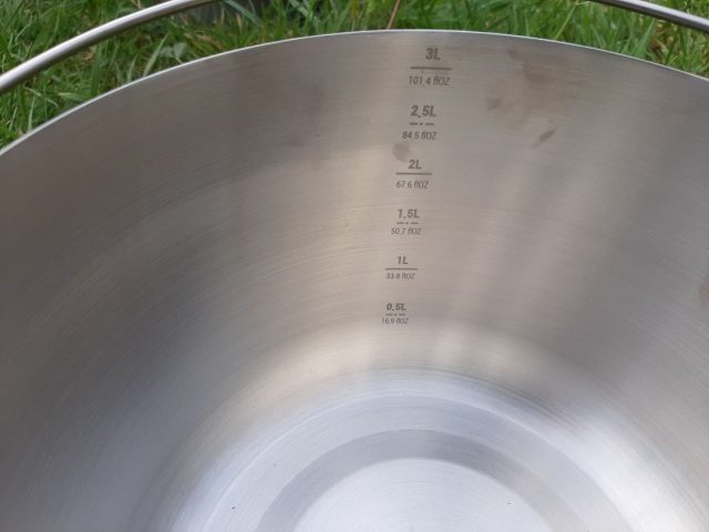 Decathlon pan inhoud detail