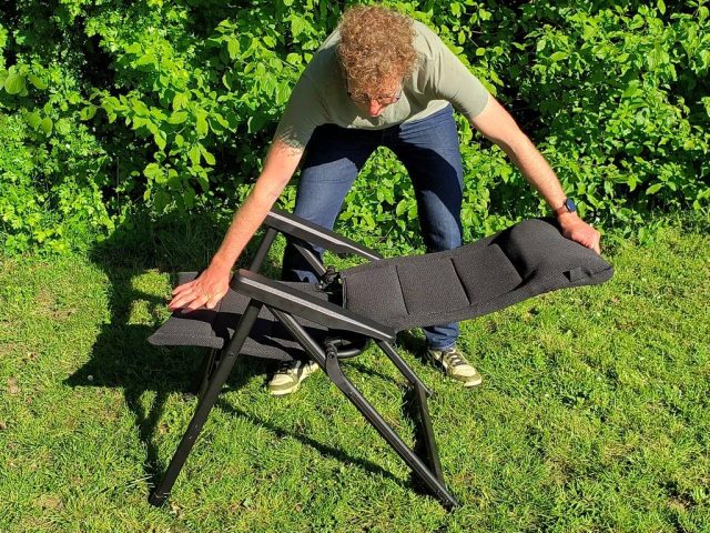 Travllife Barletta Comfort campingsteoel uitklappen
