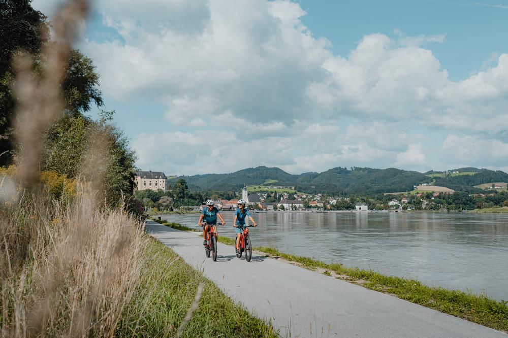 Camping Au an der Donau 6 RadtourAmDonauradwegGrein04 WGDDonauOberoesterreichTourismusGmbHCMVisuals6
