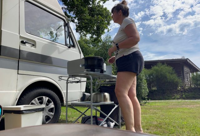 Colemand Cooking Stand Camping kookkast review