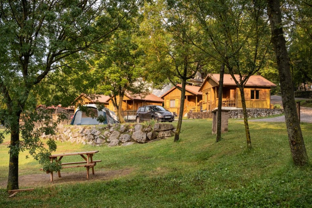 Huttopia Barcelona de Pirineos 8 Hutopia camping barcelona prineos 7 1020x680
