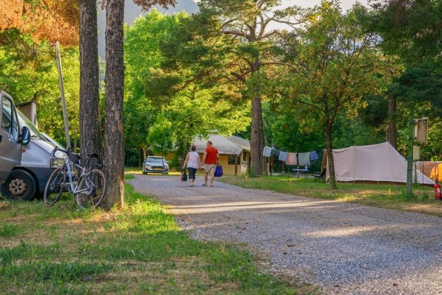 camping la rochette 8 640x427
