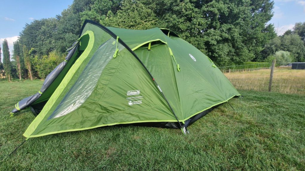 Getest: Dit vind ik van de vernieuwde Coleman Darwin 4+ BlackOut tent