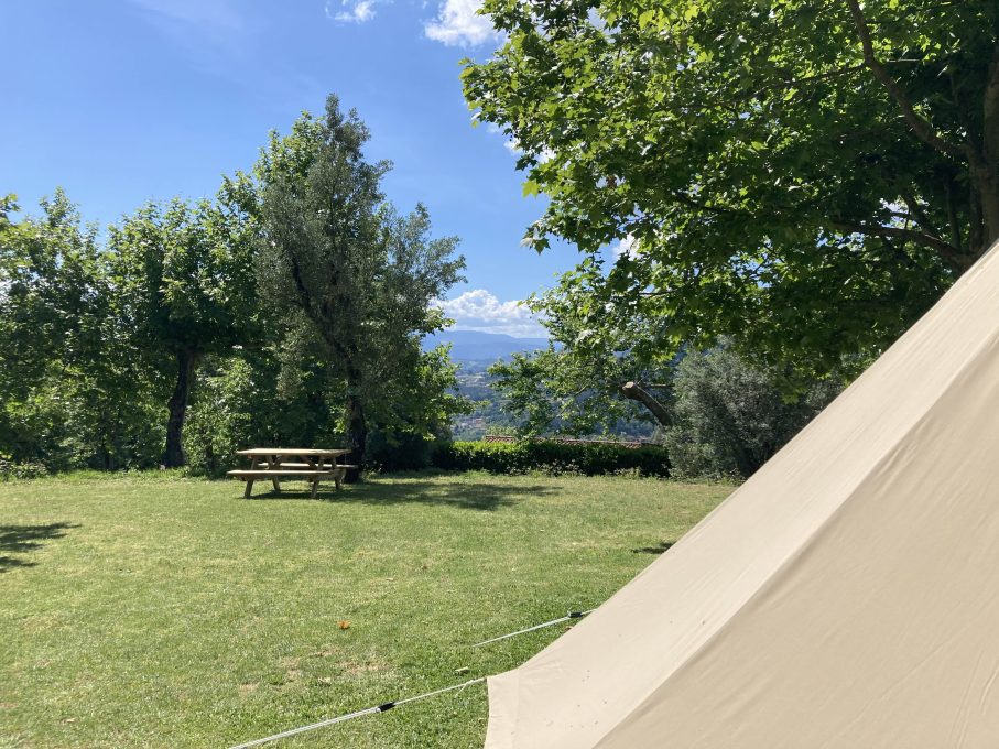Belltent uitzicht 907x680
