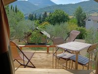 Camping Vista San Vicino 28 Uitzicht vanuit Safaritent XS 200x150