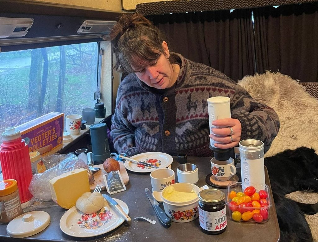 OutIn Nano, écht verse koffie onderweg | Uitgebreid getest!