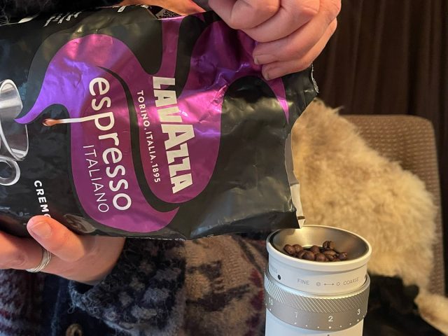 outin nano vers gemalen koffie onderweg test