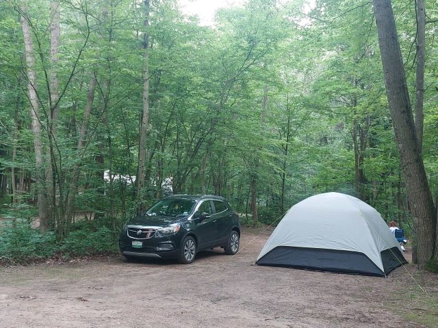 kamperen met het vliegtuig tent